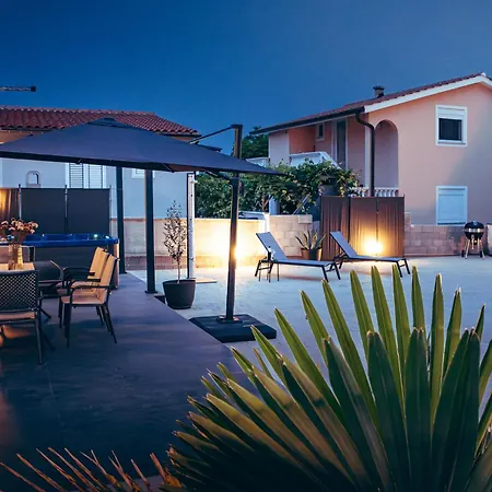 Summerhouse Blanka 2024 Vir